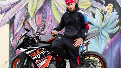 Snapshot of santiagoreyesft chatting on 02.03.26 Santi Reyes online show from 02.03.26