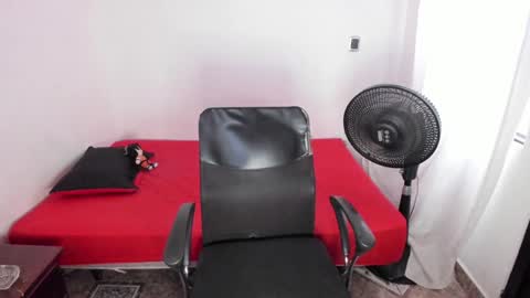 Snapshot of santiceballo chatting on 01.21.25 Julius Novachrono online show from 01.21.25