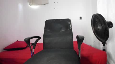 Snapshot of santiceballo chatting on 01.31.25 Julius Novachrono online show from 01.31.25