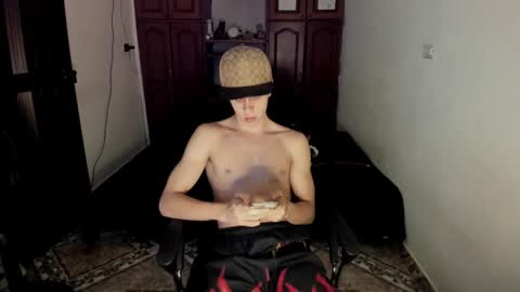 Snapshot of santiceballo chatting on 03.05.25 Julius Novachrono online show from 03.05.25