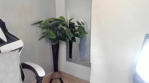 Snapshot of santiceballo chatting on 09.19.25 Julius Novachrono online show from 09.19.25