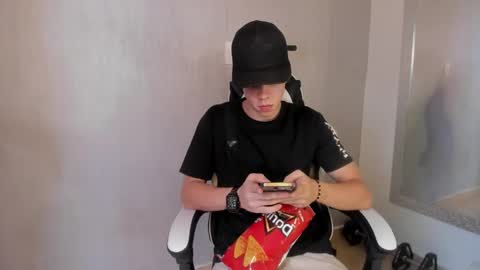 Snapshot of santiceballo chatting on 09.24.25 Julius Novachrono online show from 09.24.25