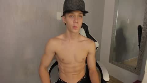 Snapshot of santiceballo chatting on 10.15.25 Julius Novachrono online show from 10.15.25