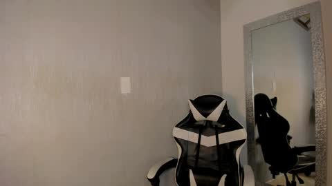 Snapshot of santiceballo chatting on 11.06.25 Julius Novachrono online show from 11.06.25