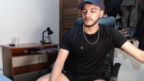 santiexxx online show from 10.18.25