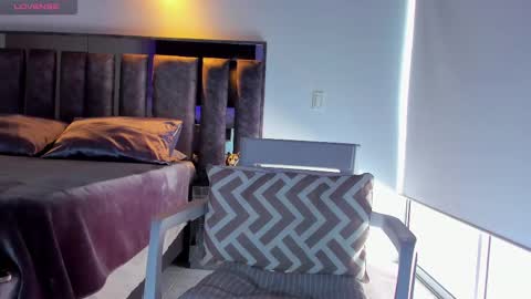 Santiago Seans online show from 10.02.25