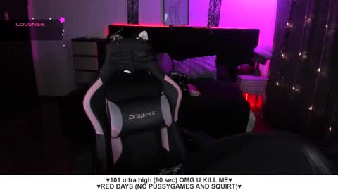 Snapshot of santos_liah chatting on 09.20.25 Liah Santos online show from 09.20.25