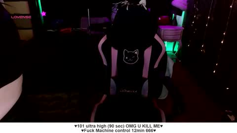 Snapshot of santos_liah chatting on 09.30.25 Liah Santos online show from 09.30.25