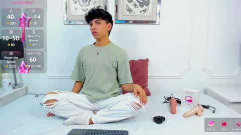 Santiago Carrington online show from 01.07.25