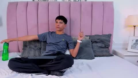 Santiago Carrington online show from 03.09.26