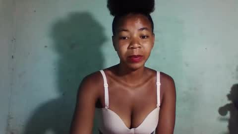 Snapshot of sanyah0123 chatting on 11.23.25 sanyah0123 online show from 11.23.25