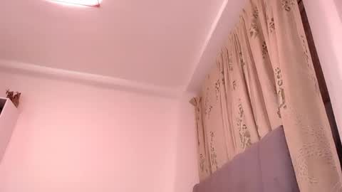 sara_johnson__ online show from 04.17.26