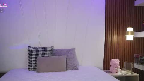 Snapshot of sara_jonesxx chatting on 03.01.26 Sara Jones online show from 03.01.26