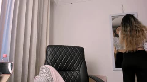 sara_kaii online show from 05.05.26