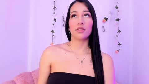 Snapshot of sara_kurt chatting on 02.24.25 Sara online show from 02.24.25