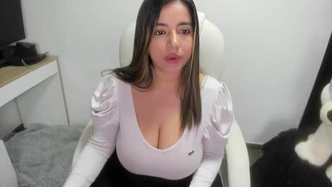 sarah  LIZCANO....... online show from 02.17.25