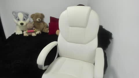 sarah  LIZCANO....... online show from 03.04.25