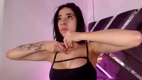 sara_lopee1 online show from 10.21.25