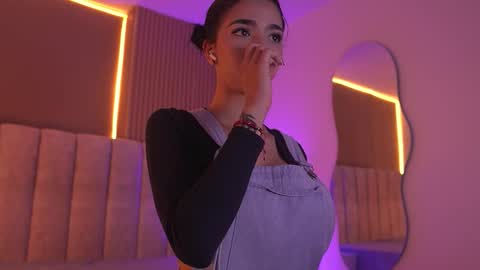 Snapshot of sara_lopee1 chatting on 02.26.26 sara_lopee1 online show from 02.26.26