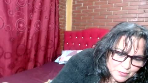 Snapshot of sara_love43 chatting on 06.20.26 Sara love online show from 06.20.26