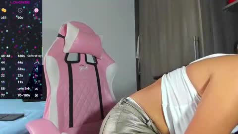 SARA    INDEPENDENT MODEL online show from 02.10.25