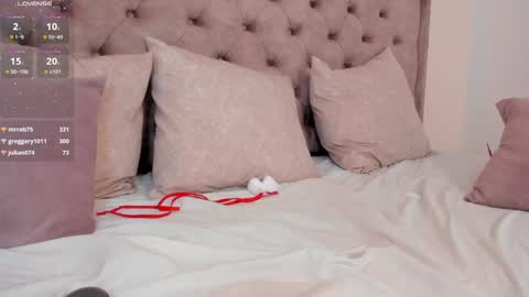 Snapshot of sara_montes chatting on 12.23.24 Sara Montes online show from 12.23.24