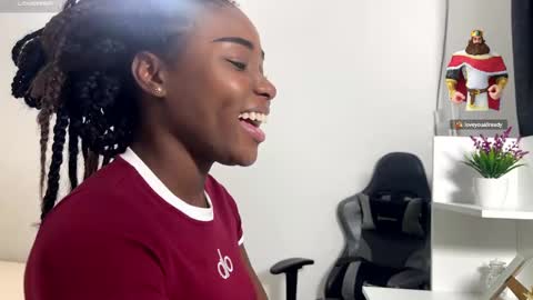 Snapshot of sara_muscle chatting on 01.19.25 Sara online show from 01.19.25