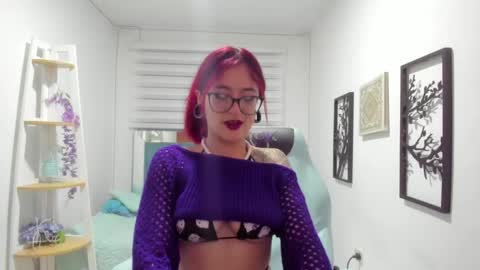 sara_red_x online show from 04.22.26