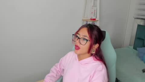 sara_red_x online show from 05.31.26