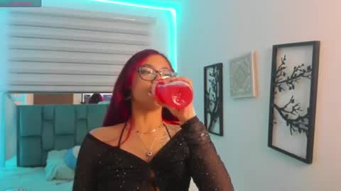 sara_red_x online show from 06.16.26