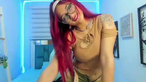 sara_red_x online show from 06.18.26