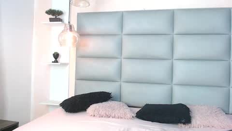 Snapshot of sara_shayk chatting on 12.03.25 sara_shayk online show from 12.03.25