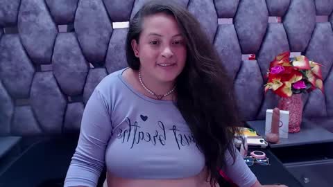 sara_thonson_ online show from 12.15.24