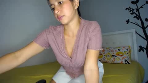 Snapshot of sara_tris chatting on 12.07.24 Sara online show from 12.07.24