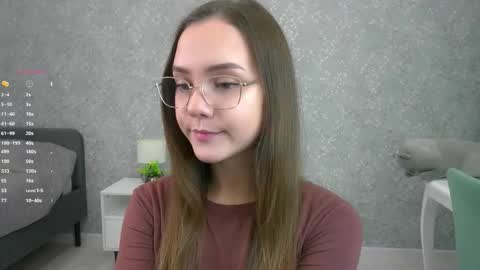 Snapshot of sara_whooops chatting on 11.20.25 Im Sara online show from 11.20.25