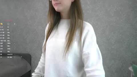 Snapshot of sara_whooops chatting on 11.24.25 Im Sara online show from 11.24.25