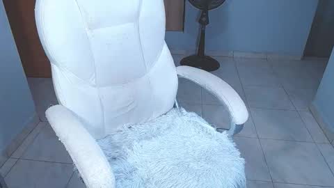 Snapshot of sara_y_rauw chatting on 11.09.25 Sara online show from 11.09.25