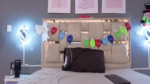 sara online show from 12.23.25