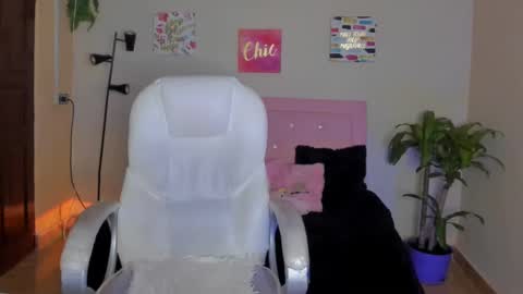 Sarah Ramirez online show from 02.19.25