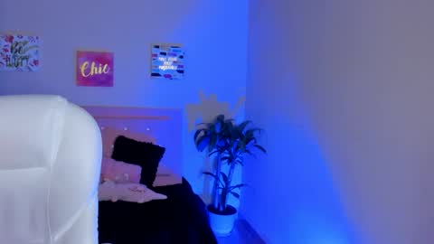 Sarah Ramirez online show from 02.22.25