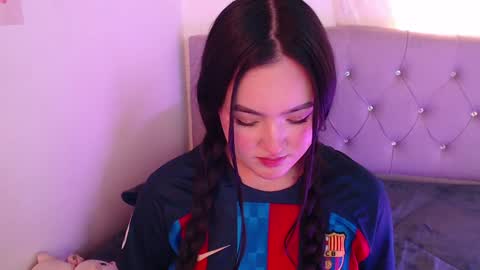 Snapshot of saraa_swett chatting on 12.10.24 online show from 12.10.24