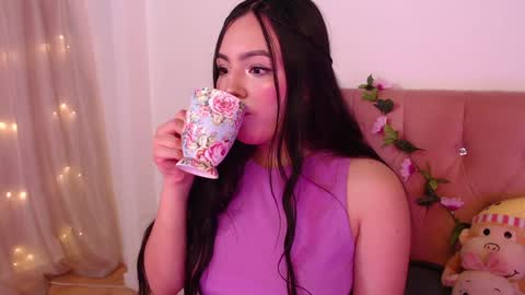 Snapshot of saraa_swett chatting on 01.31.25 online show from 01.31.25