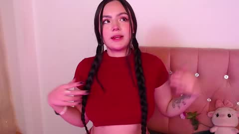 Snapshot of saraa_swett chatting on 02.26.25 online show from 02.26.25