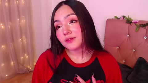 Snapshot of saraa_swett chatting on 02.28.25 online show from 02.28.25