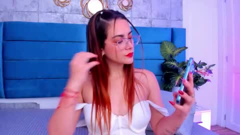 Snapshot of saraalvarezx chatting on 02.27.26 Sara Alvarezx online show from 02.27.26