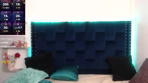 SARAHGIL online show from 03.08.25