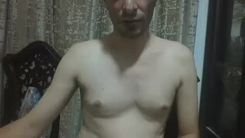 Snapshot of saraclit chatting on 10.27.25 pass kika online show from 10.27.25