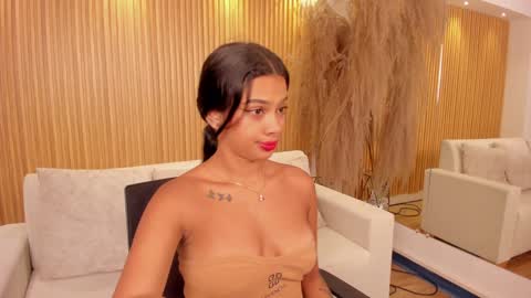 Snapshot of saracorraless chatting on 12.10.24 Sara Everyday From 1430 to 2130 Col Time online show from 12.10.24