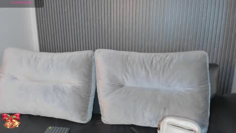 Snapshot of saracorraless chatting on 12.27.24 Sara Everyday From 1430 to 2130 Col Time online show from 12.27.24