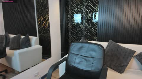 Snapshot of saracorraless chatting on 01.18.25 Sara Everyday From 1430 to 2130 Col Time online show from 01.18.25